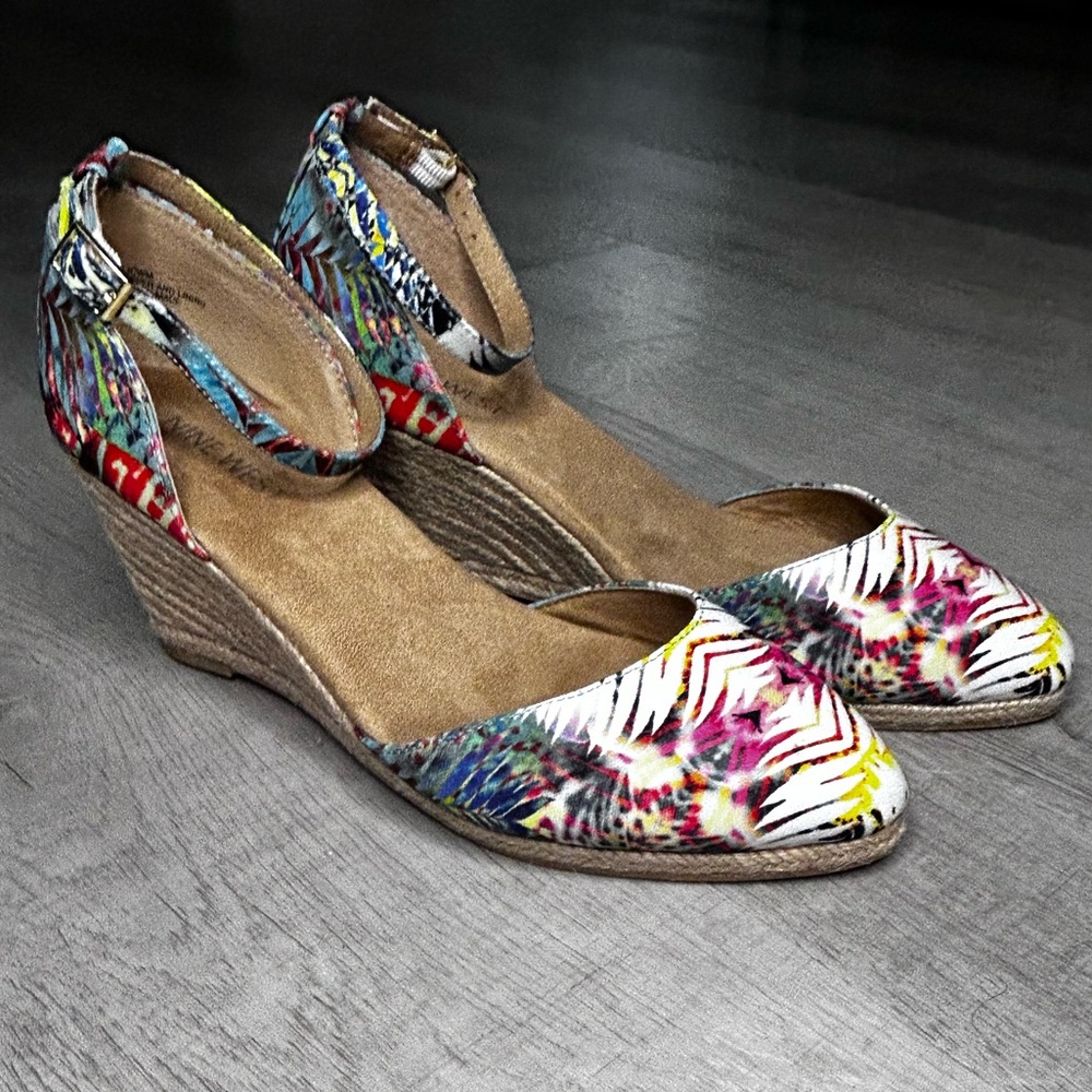 Nine West ChickFlic Tropical Print Wedge Espadrilles size 7.5